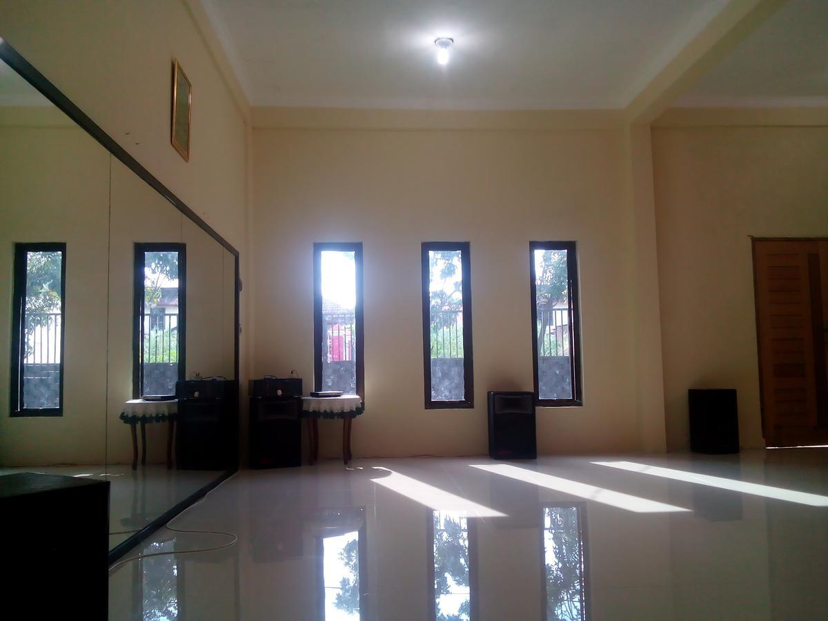 Pondok Cemara Hotell Medan Eksteriør bilde
