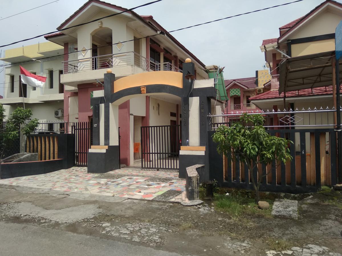Pondok Cemara Hotell Medan Eksteriør bilde